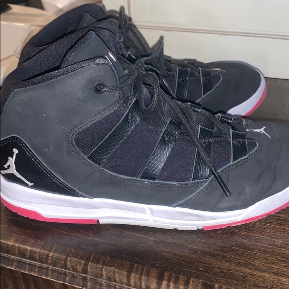 Jordan 18’s pink and black - Picture 2 of 5